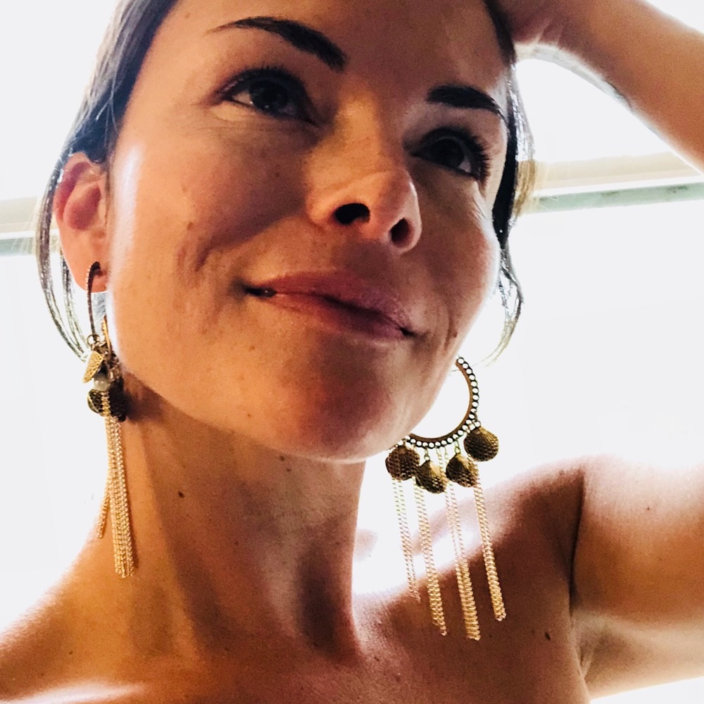 Meet your Posher, Victoria.